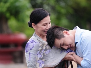 Ca sĩ Hùng Thanh gây xúc động với album &quot;Vu Lan vắng mẹ&quot;