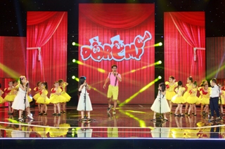 Show diễn đa màu sắc của đội Mí