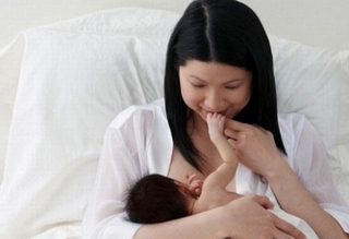 Chỉ gần 20% trẻ được nuôi hoàn toàn bằng sữa mẹ