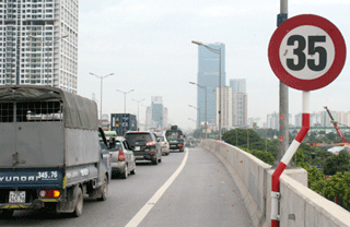 Trước 30/8 phải tháo hết biển báo không phù hợp