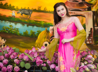 Người mẫu Thư Huyền thướt tha trong áo dài Ngân An