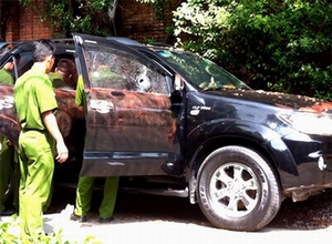 Vụ cặp đôi chết trong xe Fortuner: Người phụ nữ bị bắn 7 phát