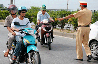 Thủ tướng: &quot;Cương quyết không cho tham gia giao thông phương tiện vi phạm&quot;