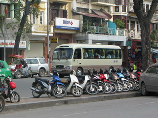 Hà Nội chính thức tăng mức phí trông xe
