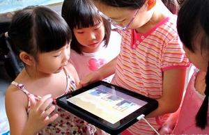 Smartphone có thể khiến trẻ nghèo nàn về cảm xúc