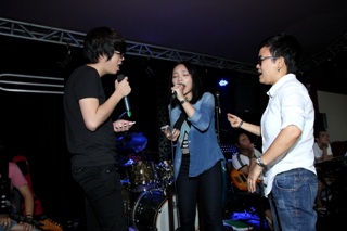 Hoàng tử ballad 'kết đôi' với quán quân The Voice