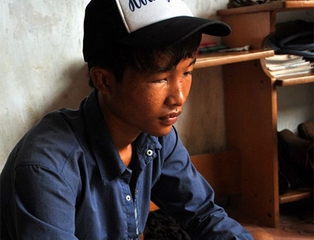 Có nhà mới, Hào Anh đuổi cha mẹ ra đường