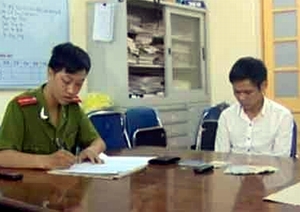 Nữ sinh bị kẻ giả danh &quot;xã hội đen&quot; tống tình, tiền