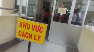 Cách ly thêm ba hành khách trở về từ vùng dịch Ebola