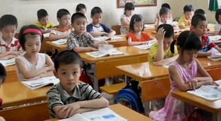 “Chỉ nên bỏ chấm điểm học sinh lớp 1”