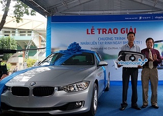 Khánh hàng VinaPhone trúng thưởng xe ô tô trị giá 1,5 tỷ đồng