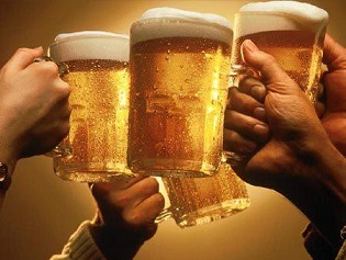 Uống rượu bia, nên kiêng gì?