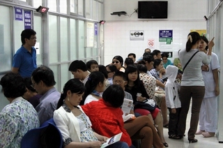 Hà Nội: Dịch đau mắt đỏ tăng mạnh