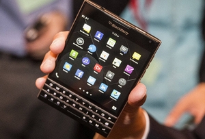 BlackBerry ra mắt  smartphone màn hình vuông