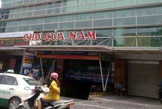Hà Nội dừng phá chợ xây trung tâm thương mại