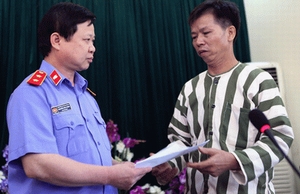 Khở tố cựu thẩm phán Toà Tối cao vụ ông Chấn