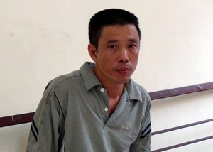 Kẻ &quot;ngáo đá&quot; bò trên các nóc nhà suốt 6h