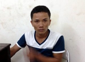 Nữ nhân viên massage bị khách chém trọng thương