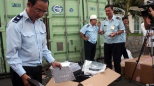 Triệt phá nhiều đường dây buôn lậu “nóng”
