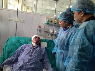 Khen thưởng y bác sỹ cứu sống chiến sỹ vụ trực thăng rơi