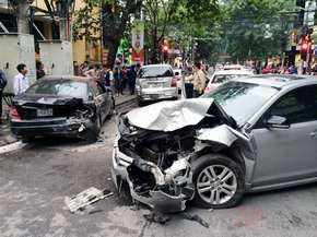 Lái xe &quot;điên&quot; tông chết người trên phố Hà Nội khai gì?
