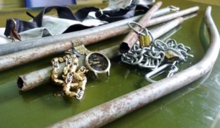 Nghi quan hệ bất chính, 6 bố con đánh đập dã man em kết nghĩa