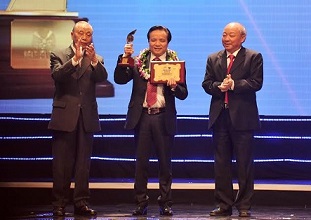 Người Việt Nam khám chữa bệnh tại Việt Nam