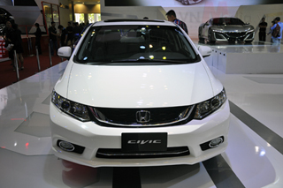Civic 2015 giá từ 780 triệu đồng