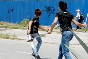 Hà Nội: Truy sát kinh hoàng, hai người nhập viện