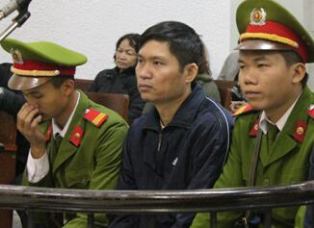 Nguyễn Mạnh Tường nhợt nhạt ngày ra Toà