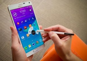 Nhiều khuyến mại smartphone hấp dẫn cuối năm