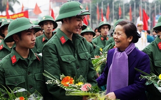 Hà Nội: Tăng cường gọi người có bằng đại học nhập ngũ