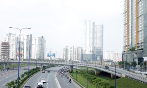 Bất động sản khởi sắc, doanh nghiệp thưởng “khủng”
