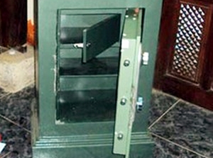 Trộm đột nhập UBND xã phá két trộm 800 triệu đồng