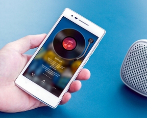 Smartphone dành cho giới trẻ lên “kệ”