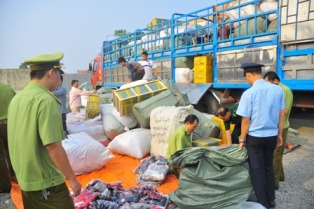 3 thương binh &quot;bảo kê&quot; xe chở hàng lậu