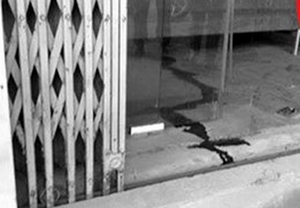 Xông vào quán nét dùng gạch đập chết nhân viên