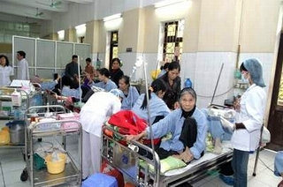 Phó Thủ tướng Vũ Đức Đam: &quot;Quyết liệt việc giảm tải bệnh viện&quot;