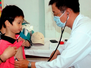 Những bệnh trẻ dễ mắc trong mùa lạnh