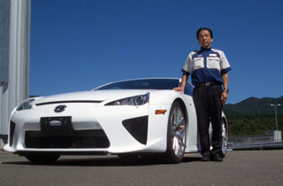 Chuyên gia lái xe an toàn Toyota:: Việt Nam đang quá tải xe máy