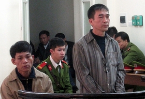 &quot;Trùm&quot; ma túy quấn mìn quanh người để bảo vệ hàng