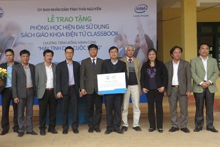 Classbook đến với học sinh dân tộc thiểu số