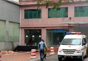 Rơi từ tầng 14 chung cư, một người nước ngoài tử vong
