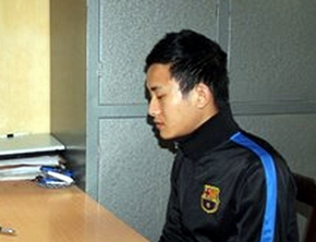 Đập búa vào mặt lái xe ôm để cướp tài sản