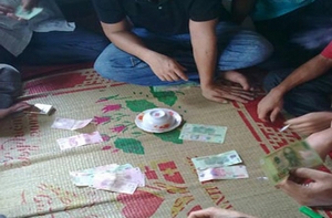 Bắt tại trận hơn 30 con bạc đang sát phạt nhau