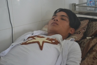 Một thanh niên bị hai công an xã đánh khi tham gia lễ hội?
