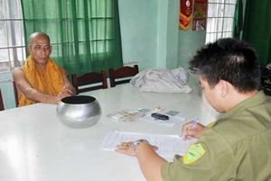 Thầy tu dởm lừa tiền công đức của người dân