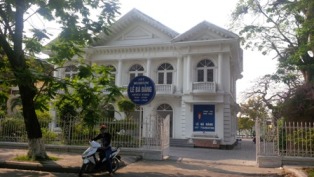 Trộm tác phẩm gốm nghệ thuật vì quá mê họa sĩ