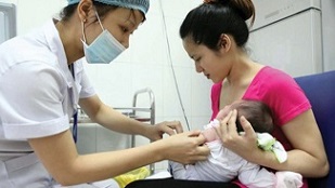 Giải tỏa những băn khăn về vắc xin dịch vụ và miễn phí