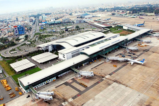 Quyết sửa sân bay ngay tháng 4